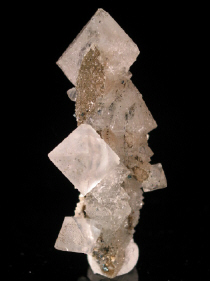 fluorite_quartz_inner_mongolia.JPG (67059 bytes)